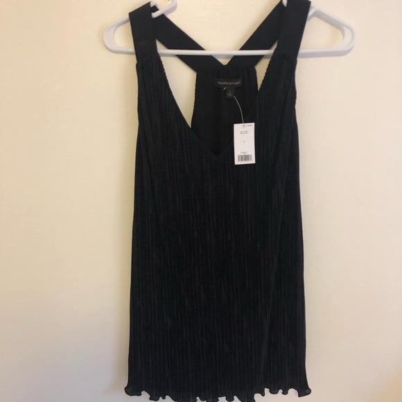 NWT v-neck Banana Republic Black tank size large - Picture 2 of 5
